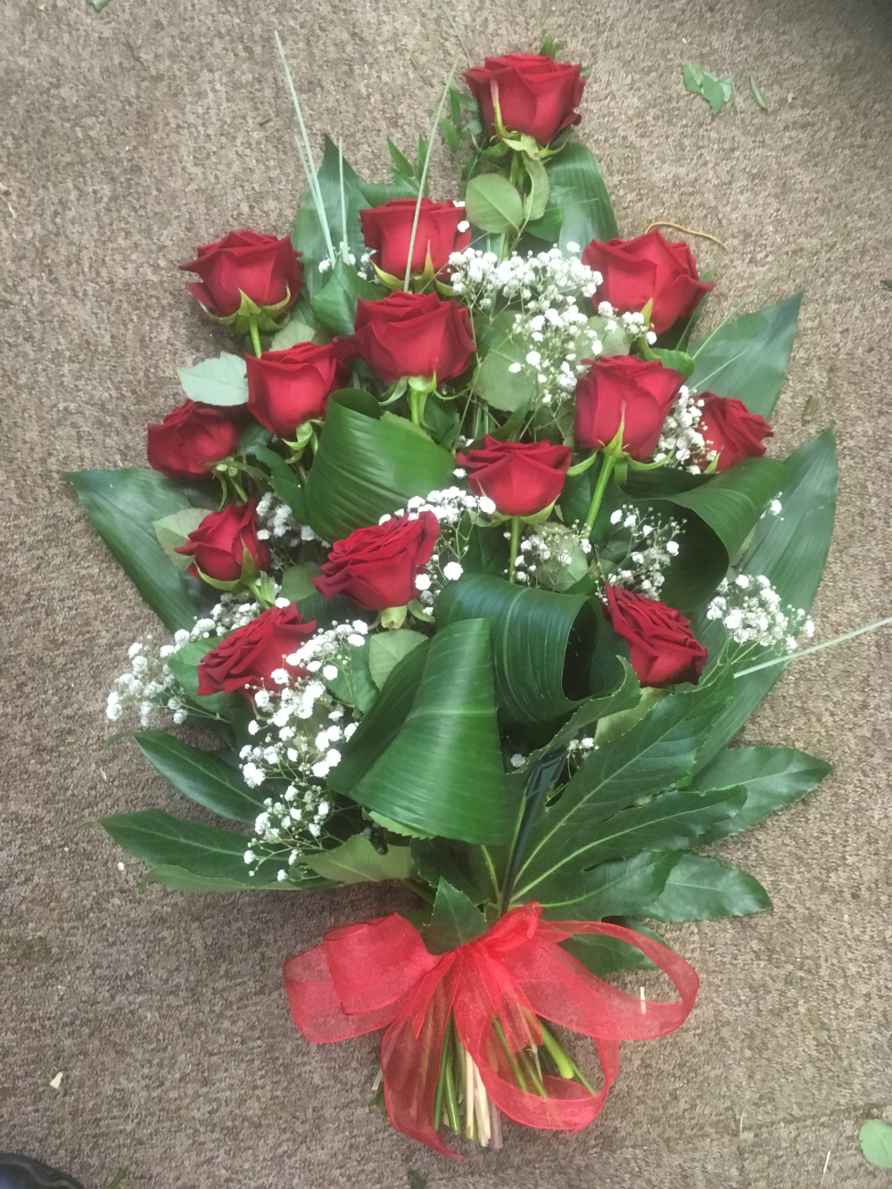Red rose sheaf Product Image