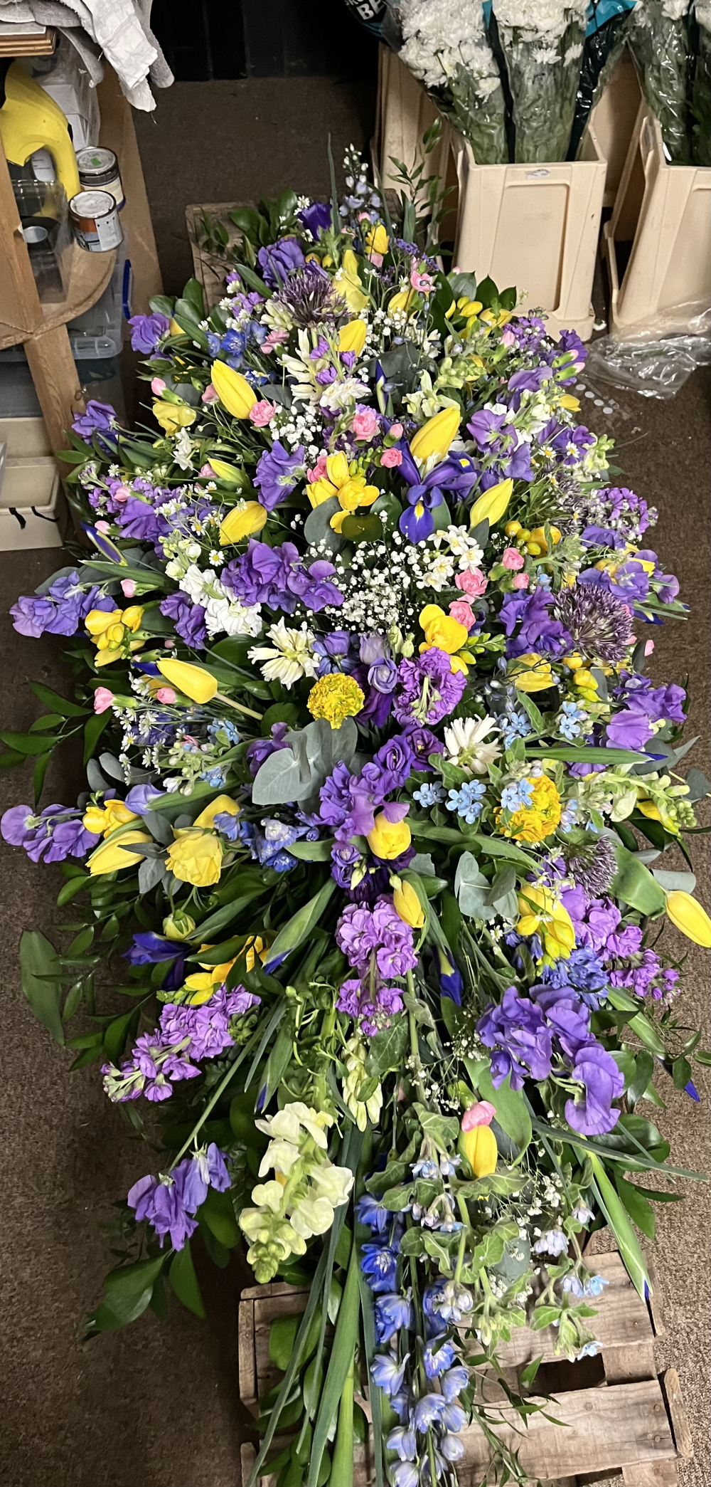 Purple yellow whites coffin spray 0014 Product Image